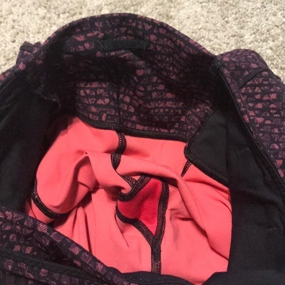 Lululemon Outrun 17" Crop Shatter Weave Dust Coral - Picture 13 of 13